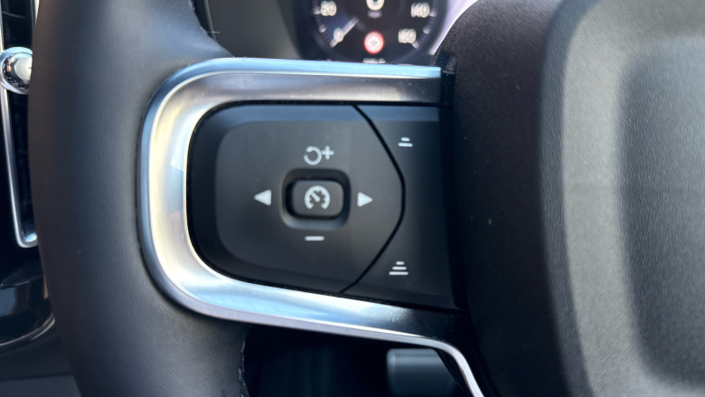 Volvo Xc40 1.5 T5 Recharge PHEV R DESIGN Pro 5dr Auto Estate